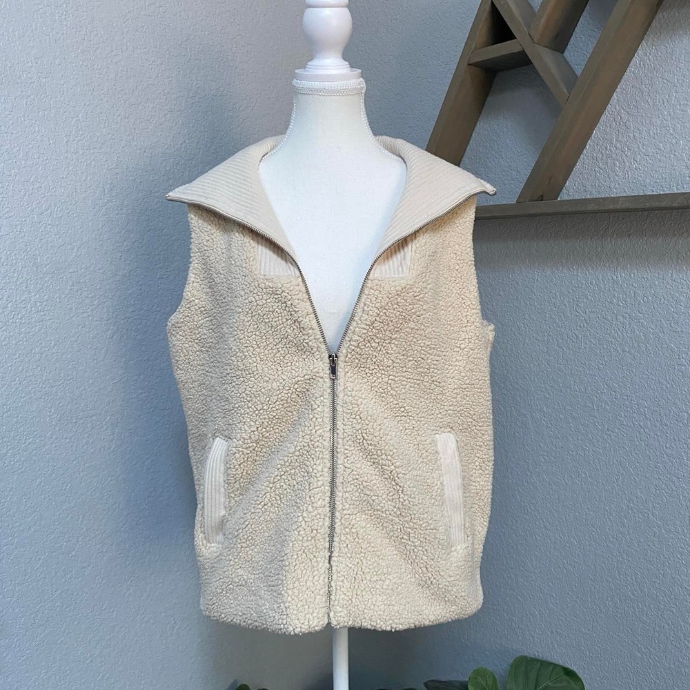 SAGE COLLECTIVE CREAM BEIGE SHERPA FLEECE VEST COZY MINIMALIST SOFT GRUNGE